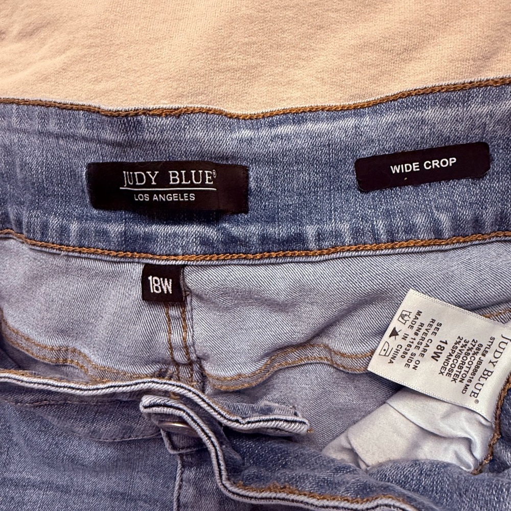 Judy Blue Light Blue Straight Leg Jeans - Picture 8 of 9